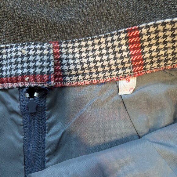 Vintage Wool Plaid Skirt | Houndstooth & Red | Academia Style - Picture 3 of 10
